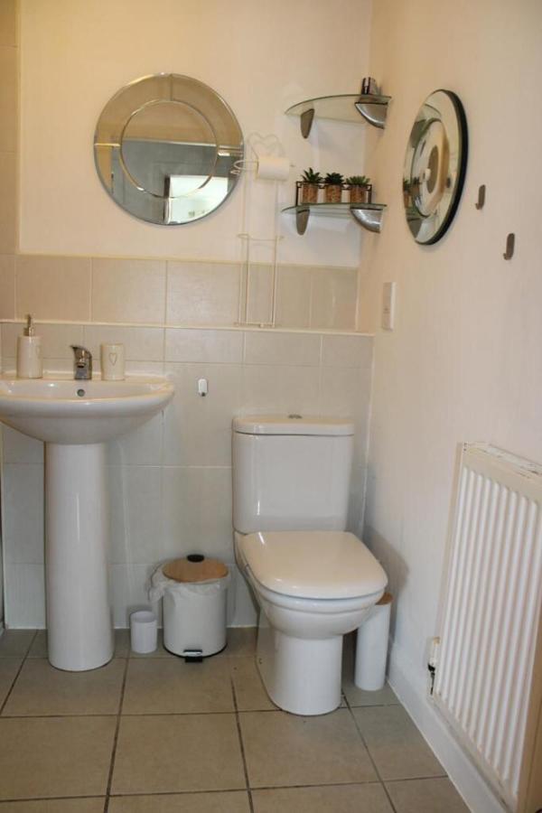 Two Bedroom Apartment, Free Parking, Close To Uclan And Free Wifi Престон Экстерьер фото